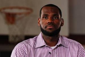 文胖：詹姆斯不滿ESPN借《決定1》賺盡流量 自己卻獨扛所有罵名