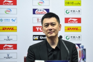 楊鳴：世界杯中場時各種前鋒這渴了那餓了全來了 誰能記住後衛呢