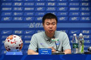 津媒：津門虎U20大勝提振士氣，賽前於根偉鼓勵了幾名年輕球員