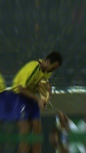 今晚誰捧杯？FIFA官媒：一條視頻看本世紀所有世界杯捧杯畫麵