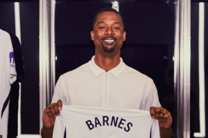 從Spurs到Hotspurs！NBA馬刺球員哈裏森·巴恩斯造訪熱刺主場