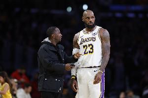美記：費城離紐約近在老詹新決定中發揮了作用 其目前無置業計劃