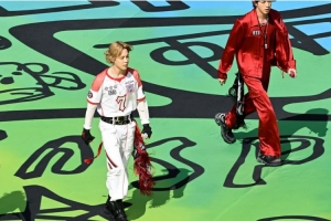 TA：世界杯決賽用球和BST成員樸智旻衣服被拍出11萬美元高價
