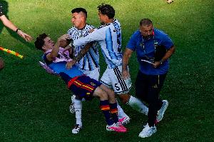 世界杯決賽賽後衝突！FIFA官方紀律處分：帕雷德斯被指控實施暴力