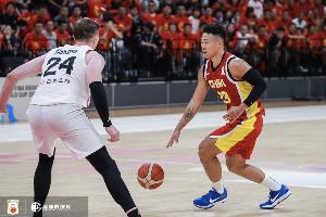 媒體人：亞運會男籃留洋球員缺陣 由老中青三代同時組成比較合理