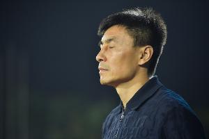 足球報：寧波隊此前11輪不敗李瑋鋒應獲肯定，兩連敗是正常波動