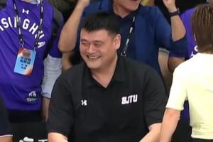 姚明笑嘻！金牛新星石奎被致命單斷 交大絕殺竟成“醫學奇跡” ！