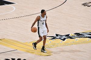 火爆魔術對決NBA黃蜂比分預測_火爆魔術對決NBA黃蜂比分預測在線觀看_免費看直播