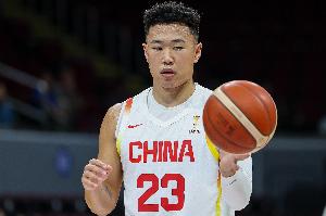 先發製人！賀希寧首節4分鍾4中3貢獻9分 三分3中2