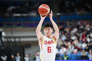 機會不太多！程帥澎替補4中2得到5分2板1助 其中三分2中1