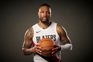 從板凳到NBA巨星！利拉德：高中教練曾說我可能第二年就被淘汰