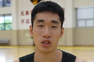 楊騰飛：很激動能加入有輝煌曆史的廣東隊 希望發揮特長幫助球隊